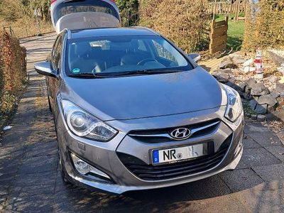Gebraucht Hyundai i40 Premium 177 PS (130 kW) 2011 Grau Kombi