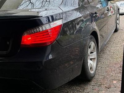 Gebraucht BMW 525 M Sport 197 PS (144 kW) 2008 Schwarz Limousine