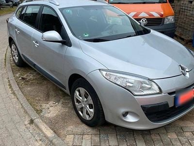 Second-hand Renault Mégane GrandTour 106 CP (77 kW) 2012 Argintiu Break