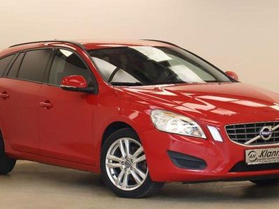 Second-hand Volvo V60 Kinetic 150 CP (110 kW) 2012 Roșu Break