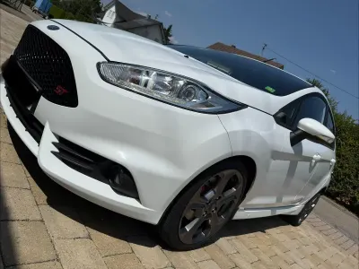 Gebraucht Ford Fiesta ST 182 PS (133 kW) 2017 Weiß Kleinwagen