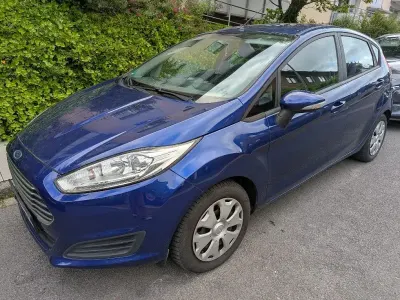Gebraucht Ford Fiesta Trend 95 PS (69 kW) 2015 Blau Kleinwagen