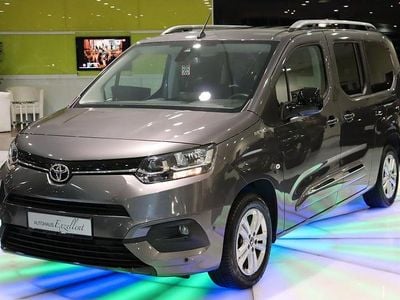 Grau Gebraucht 2022 Toyota Proace City City Van / Kleinbus | 25.850 € (Etwas zu teuer)