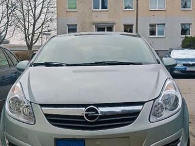 Grün Gebraucht 2009 Opel Corsa Sport Limousine | 3.500 € (Guter Preis)