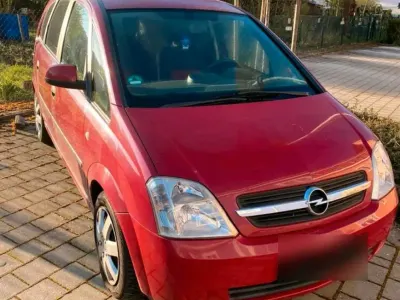 Begagnad Opel Meriva 101 HK (74 kW) 2003 Röd Minibuss