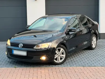 Gebraucht VW Jetta 105 PS (77 kW) 2013 Schwarz Limousine