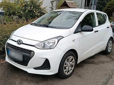 Gebraucht Hyundai i10 67 PS (49 kW) 2017 Weiß Kleinwagen