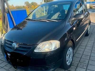 Gebraucht VW Fox 54 PS (39 kW) 2005 Schwarz Kleinwagen