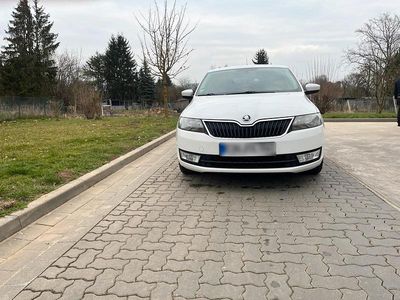 Gebraucht Skoda Rapid 105 PS (77 kW) 2013 Weiß Kleinwagen