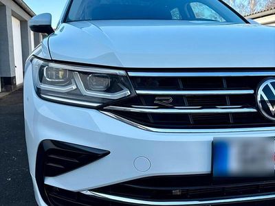 Gebraucht VW Tiguan 200 PS (147 kW) 2021 Weiß SUV