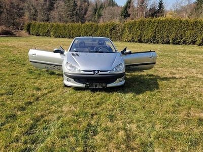 Gebraucht Peugeot 206 109 PS (80 kW) 2002 Silber Cabrio