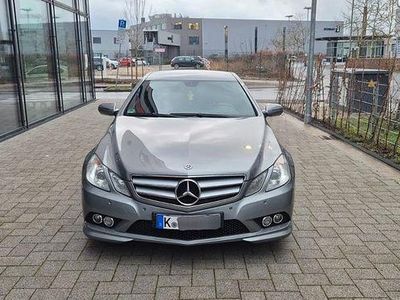 Gebraucht Mercedes E250 AMG line 204 PS (150 kW) 2009 Silber Coupé