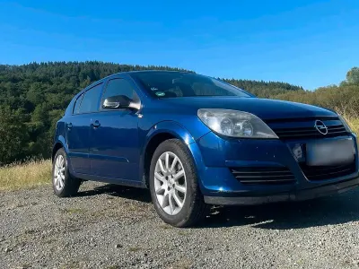 Gebraucht Opel Astra 105 PS (77 kW) 2005 Blau Limousine
