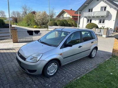 gebraucht Ford Fiesta 1.3