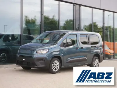 Neu Fiat Doblò 131 PS (96 kW) 2026 Blau Van / Kleinbus