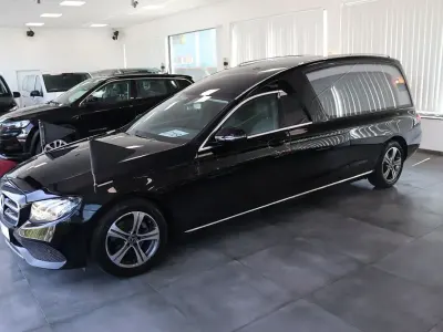 Gebraucht Mercedes E200 150 PS (110 kW) 2019 Schwarz Limousine