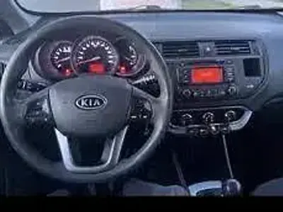 Gebraucht Kia Rio Edition 7 86 PS (63 kW) 2012 Schwarz Limousine