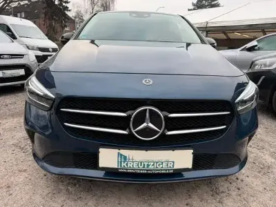 Gebraucht Mercedes B200 163 PS (119 kW) 2020 Blau Van / Kleinbus