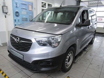 Gebraucht Opel Combo 102 PS (75 kW) 2021 Kontrast grau/quarz silber Van / Kleinbus