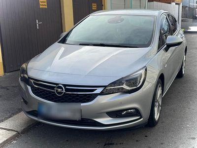 Second-hand Opel Astra 160 CP (117 kW) 2016 Argintiu Berlinǎ