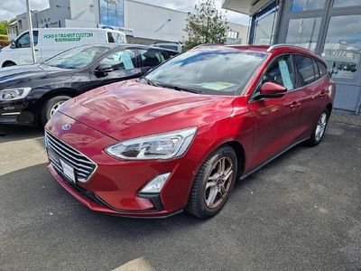 Używany Ford Focus Cool & Connect 125 KM (91 kW) 2018 Czerwony Sedan/Limuzyna