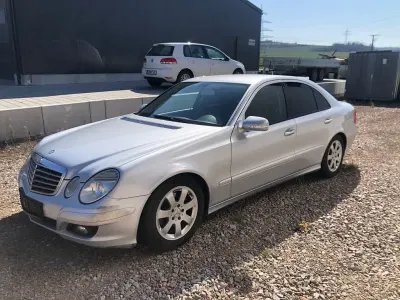 Gebraucht Mercedes E220 Classic 170 PS (125 kW) 2007 Silber Limousine