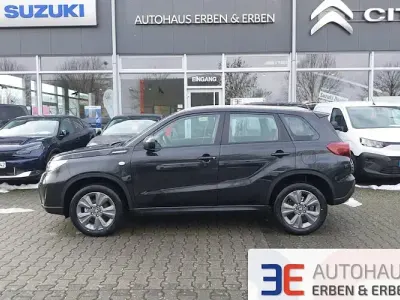 Neu Suzuki Vitara Club 129 PS (94 kW) 2026 Schwarz SUV