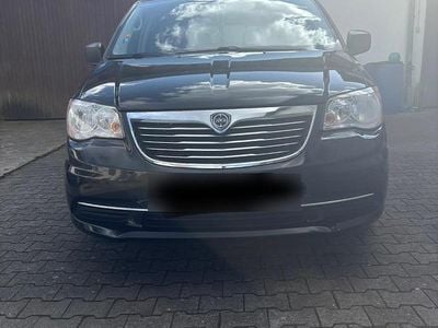 Gebraucht Lancia Voyager 177 PS (130 kW) 2014 Schwarz Van / Kleinbus