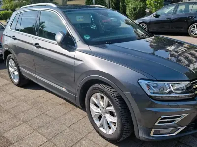 Gebraucht VW Tiguan Sound 125 PS (91 kW) 2017 Grau SUV