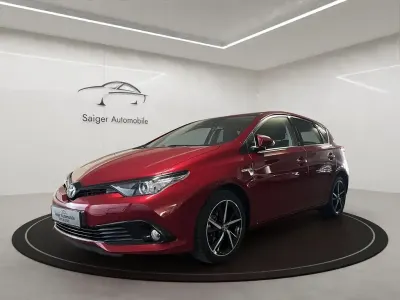Brugt Toyota Auris Hybrid Team 99 HK (72 kW) 2018 Rød Sedan