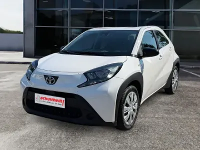 Gebraucht Toyota Aygo X X-play 72 PS (52 kW) 2024 Weiß SUV