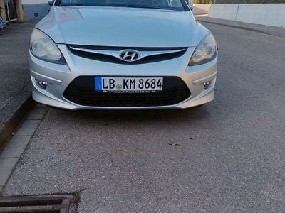Gebraucht Hyundai i30 Classic 90 PS (66 kW) 2011 Silber Limousine