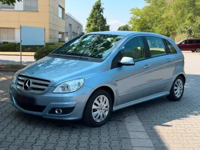 Gebraucht Mercedes B200 136 PS (100 kW) 2009 Blau Van / Kleinbus