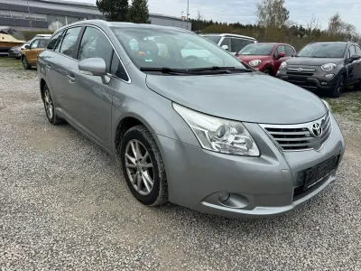 Gebraucht Toyota Avensis Edition 126 PS (92 kW) 2011 Grau Kombi