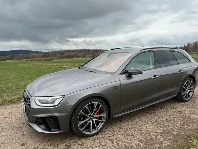 Gebraucht Audi A4 S-Line 190 PS (139 kW) 2020 Grau Kombi