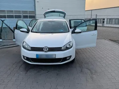 Gebraucht VW Golf VI 122 PS (89 kW) 2011 Weiß Limousine