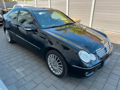Gebraucht Mercedes C220 150 PS (110 kW) 2008 Schwarz Coupé