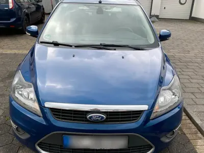 Gebraucht Ford Focus 140 PS (102 kW) 2009 Blau Kleinwagen