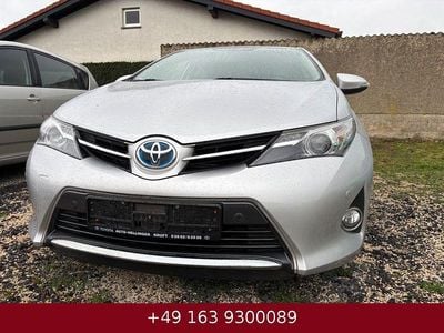 Gebraucht Toyota Auris Hybrid Edition 99 PS (72 kW) 2013 Silber Limousine
