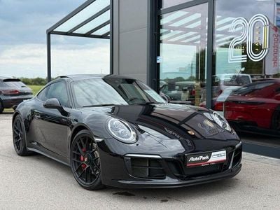 Porsche 911 Carrera 4 GTS