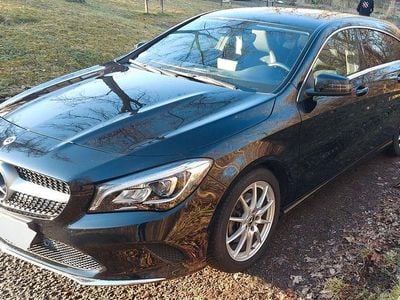 Gebraucht Mercedes CLA180 Shooting Brake 122 PS (89 kW) 2018 Schwarz Kombi