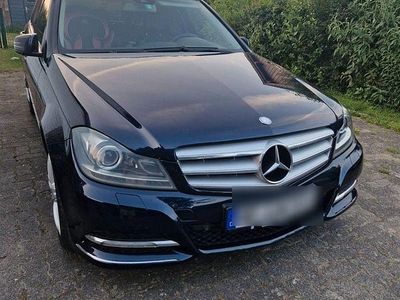 Gebraucht Mercedes 220 170 PS (125 kW) 2012 Blau Kombi