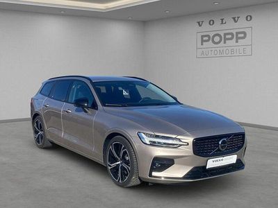 Usado Volvo V60 Plus 197 HP (144 kW) 2025 Prateado Carrinha
