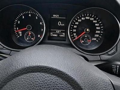 Usata VW Golf VI 105 CV (77 kW) 2010 Argento Utilitaria