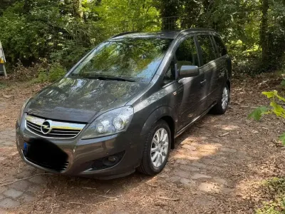 Gebraucht Opel Zafira 140 PS (102 kW) 2011 Silber Van / Kleinbus