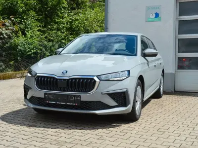 Gebraucht Skoda Scala Essence 95 PS (69 kW) 2025 Grau Kleinwagen