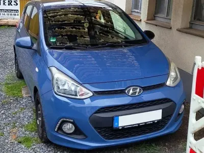 Gebraucht Hyundai i10 Trend 67 PS (49 kW) 2015 Blau Kleinwagen