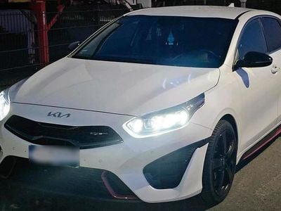 Gebraucht Kia ProCeed GT GT 204 PS (150 kW) 2022 Weiß Kleinwagen