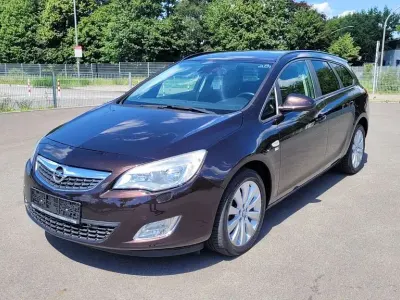 Gebraucht Opel Astra 140 PS (102 kW) 2012 Braun Kombi