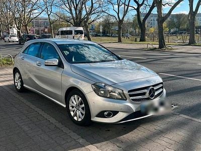 Brugt Mercedes A180 Style 122 HK (89 kW) 2014 Sølv Sedan
